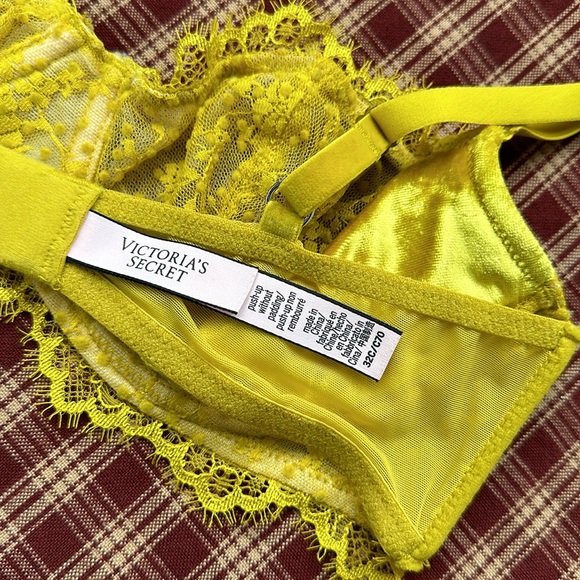 Set Of 2 Victoria’s Secret Bras - Picture 7 of 7